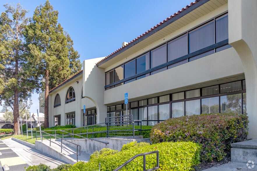 2805 Bowers Ave, Santa Clara, CA for lease - Building Photo - Image 3 of 14