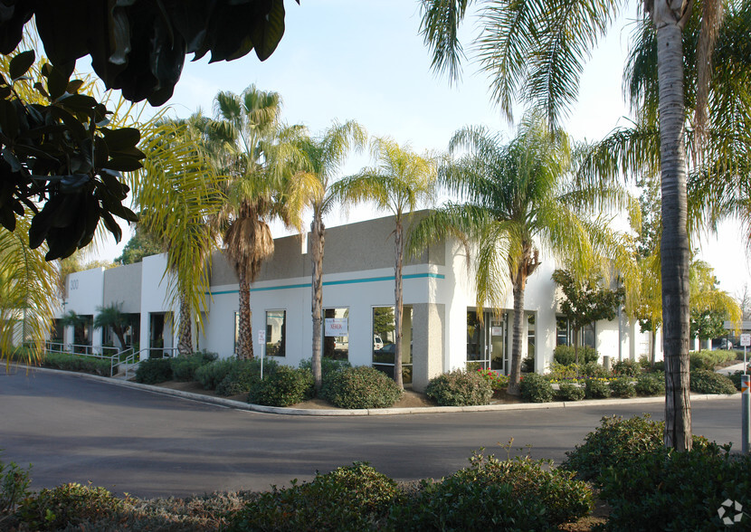 5251 Office Park Dr, Bakersfield, CA for lease - Primary Photo - Image 3 of 5