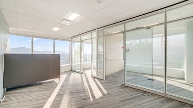 1726 Dolphin Av, Kelowna, BC for lease Interior Photo- Image 1 of 40