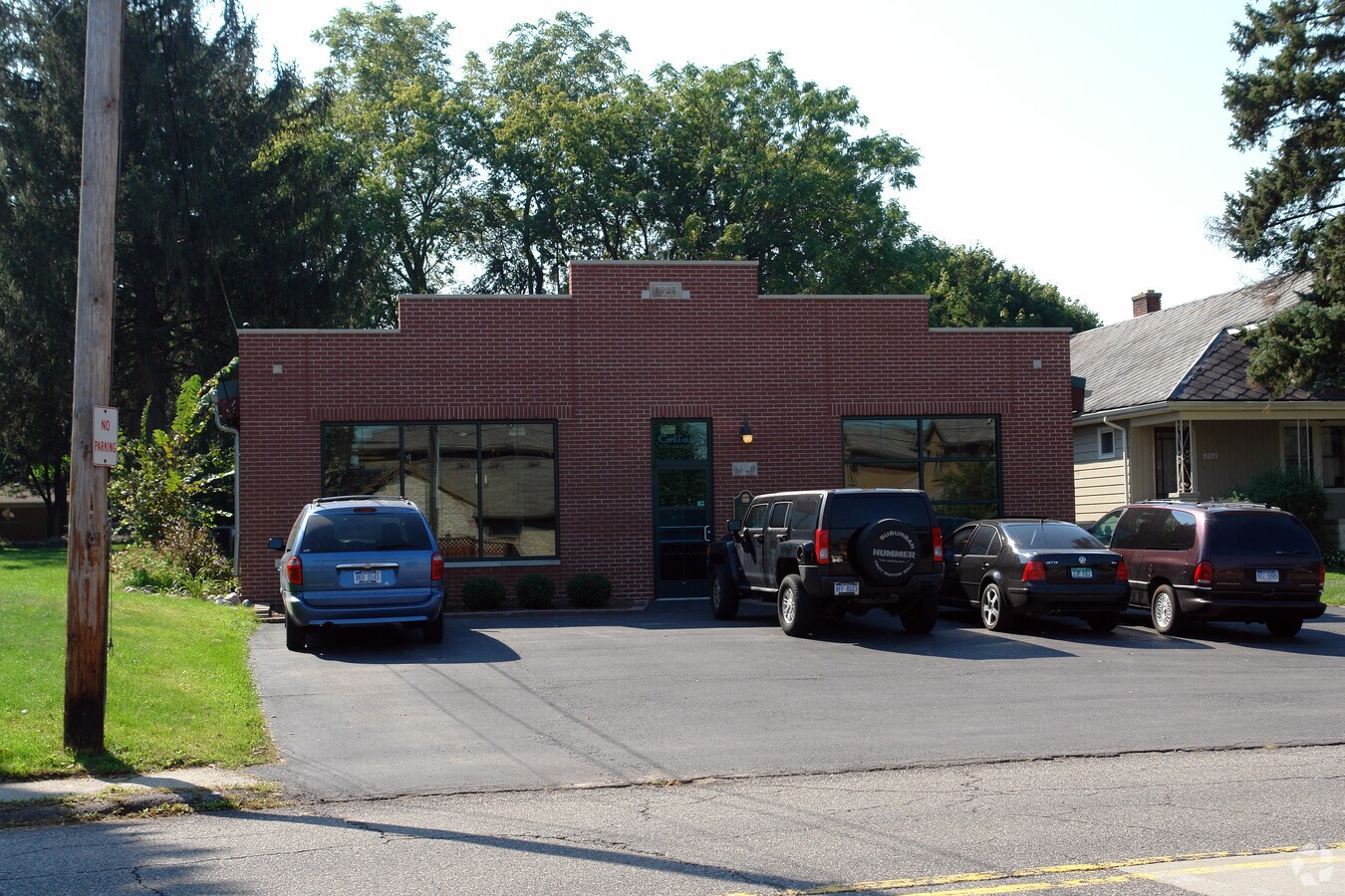 5520 Chicago Rd, Warren, MI 48092