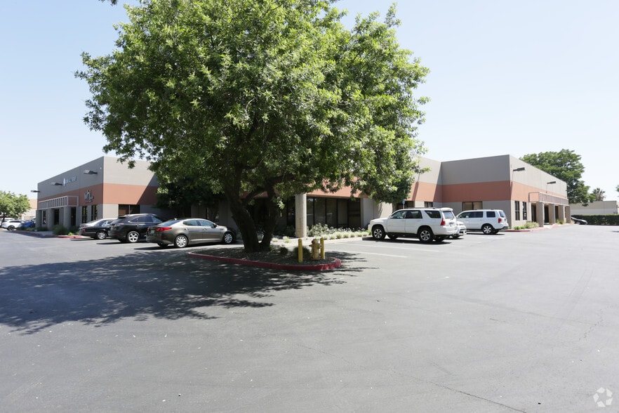 1609 S Grove Ave, Ontario, CA for lease - Primary Photo - Image 3 of 25