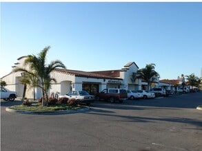1001-1035 Harbor Blvd, Oxnard, CA for lease Building Photo- Image 2 of 2