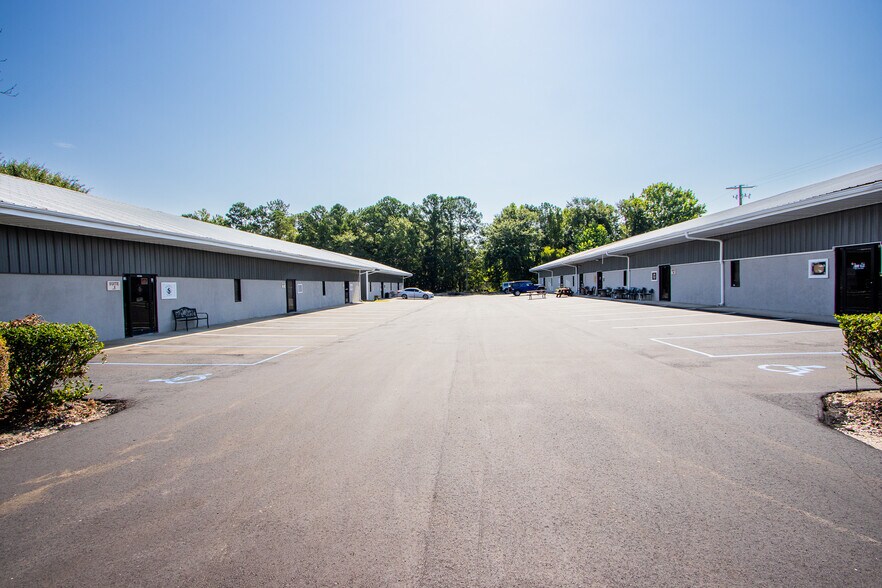 106 Fabrister Ln, Lexington, SC for lease - Building Photo - Image 2 of 14