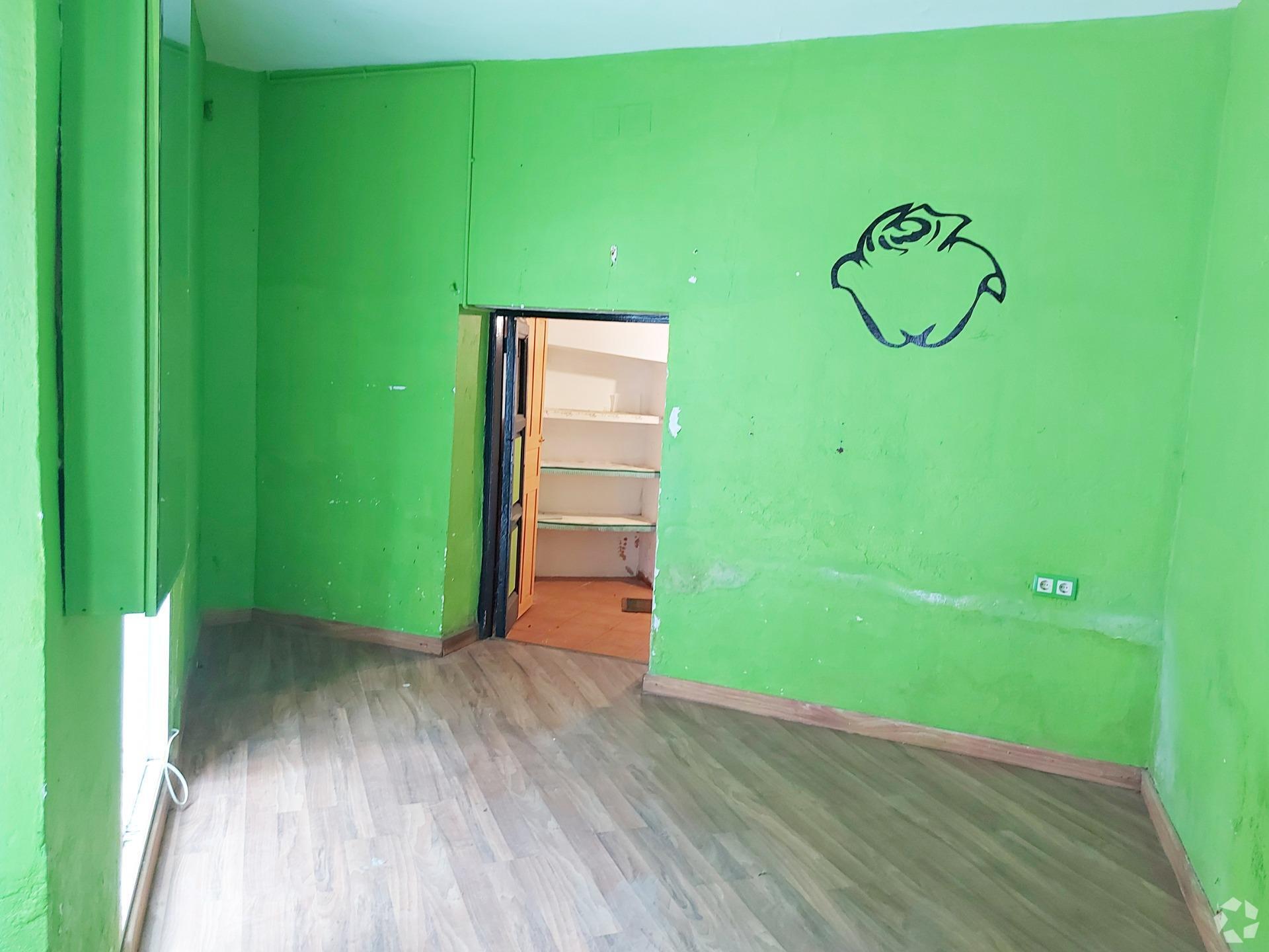 Retail in Segovia, Segovia for lease Interior Photo- Image 1 of 4