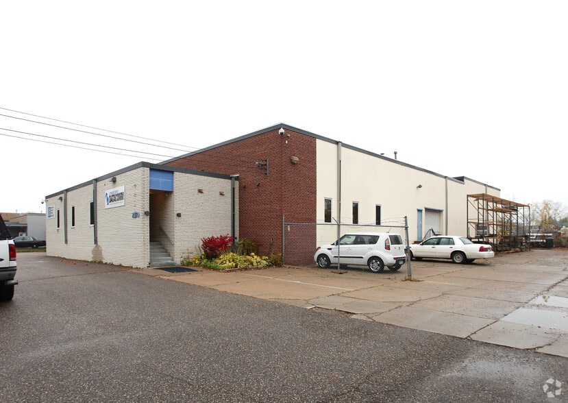 2360 N Nevada Ave, Minneapolis, MN for sale - Building Photo - Image 1 of 59