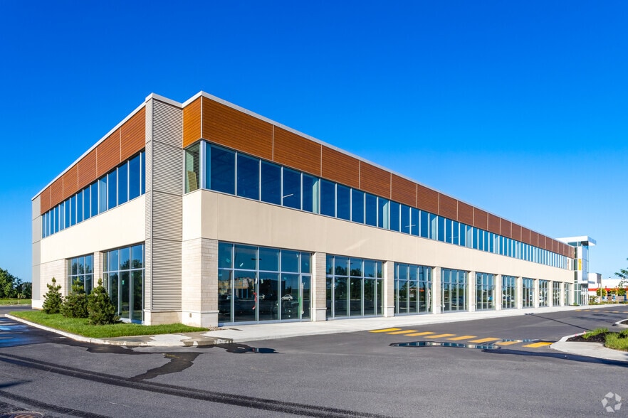 2369 Ch De Chambly, Carignan, QC for lease - Building Photo - Image 2 of 3