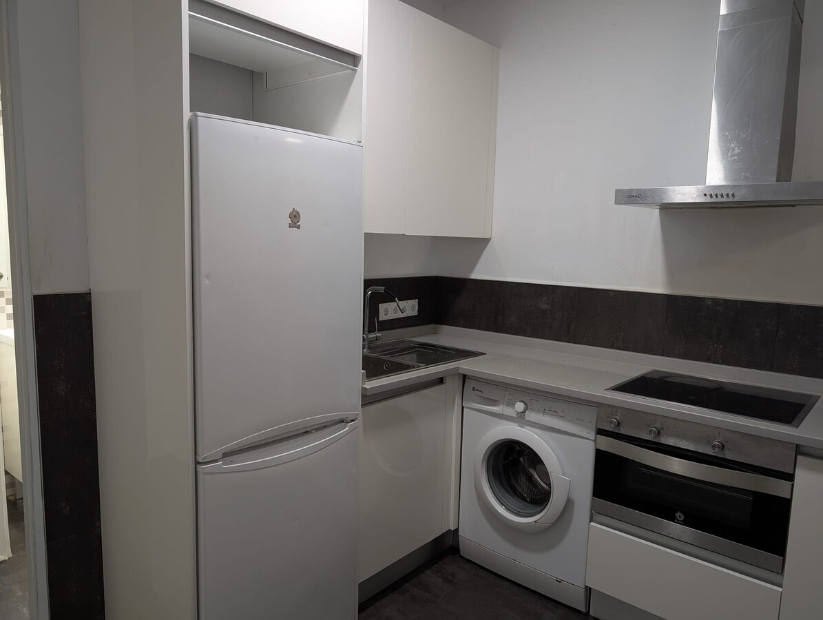 Madrid, MAD 28028 - Unit Pta. 02 - - Interior Photo - Image 2 of 3