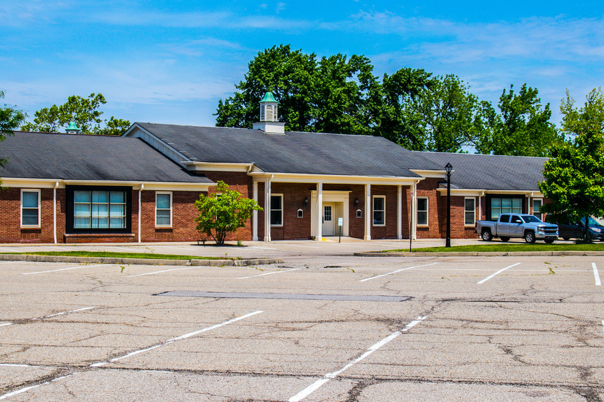 34-38 Triangle Park Dr, Cincinnati, OH for lease - Building Photo - Image 3 of 10