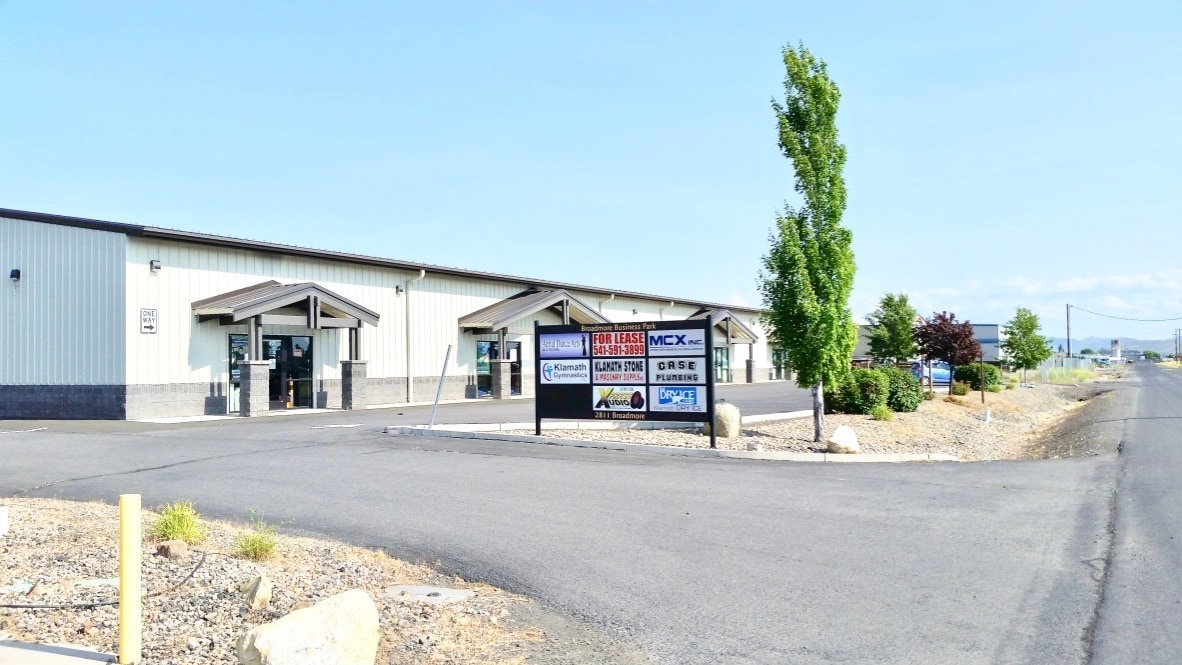 2811 Broadmore St, Klamath Falls, OR for lease Interior Photo- Image 1 of 5