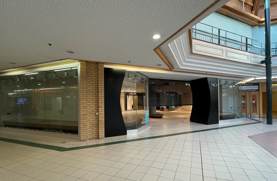 39 Green Lanes Shopping Centre, Barnstaple for lease - Building Photo - Image 3 of 22