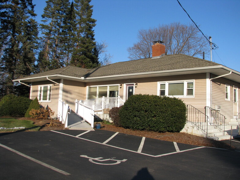 39 S River Rd, Bedford, NH for lease - Building Photo - Image 1 of 9