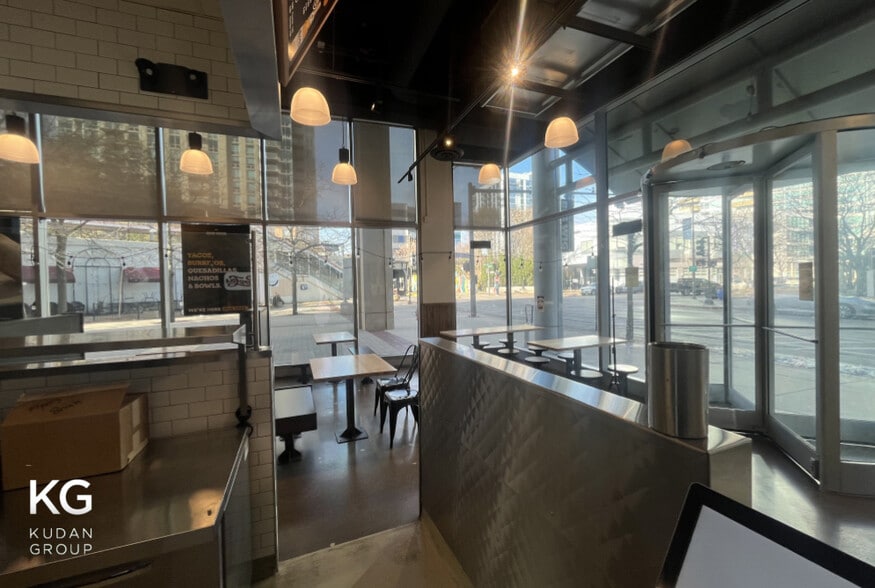 900-950 Church St, Evanston, IL for lease - Interior Photo - Image 3 of 15