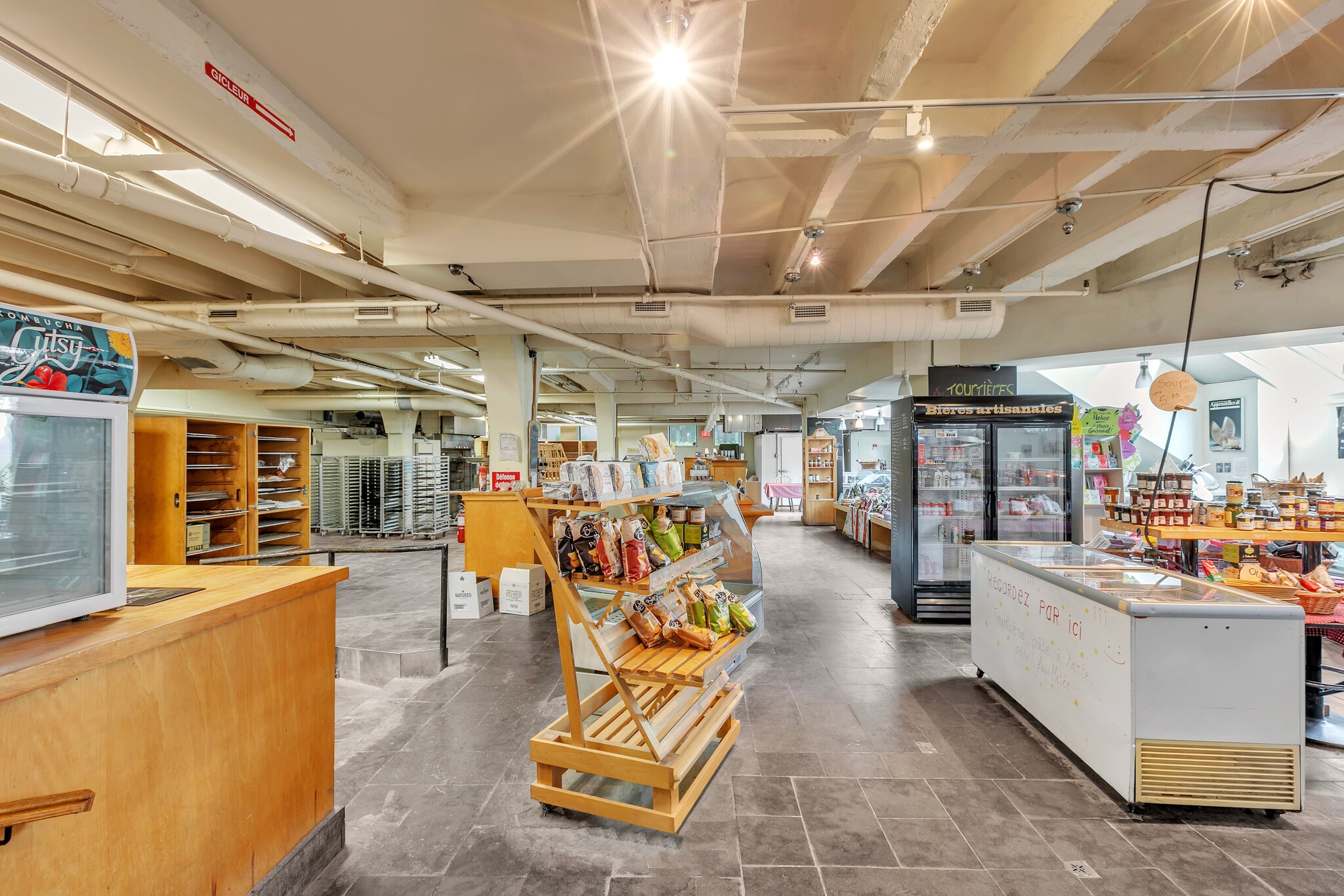 1375 Av Laurier E, Montréal, QC for lease Building Photo- Image 1 of 28