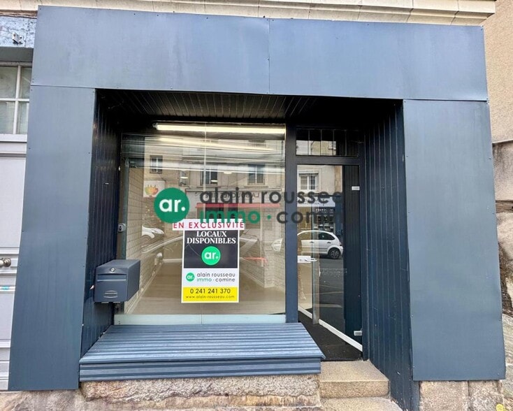 Retail in Angers for lease - Building Photo - Image 1 of 3