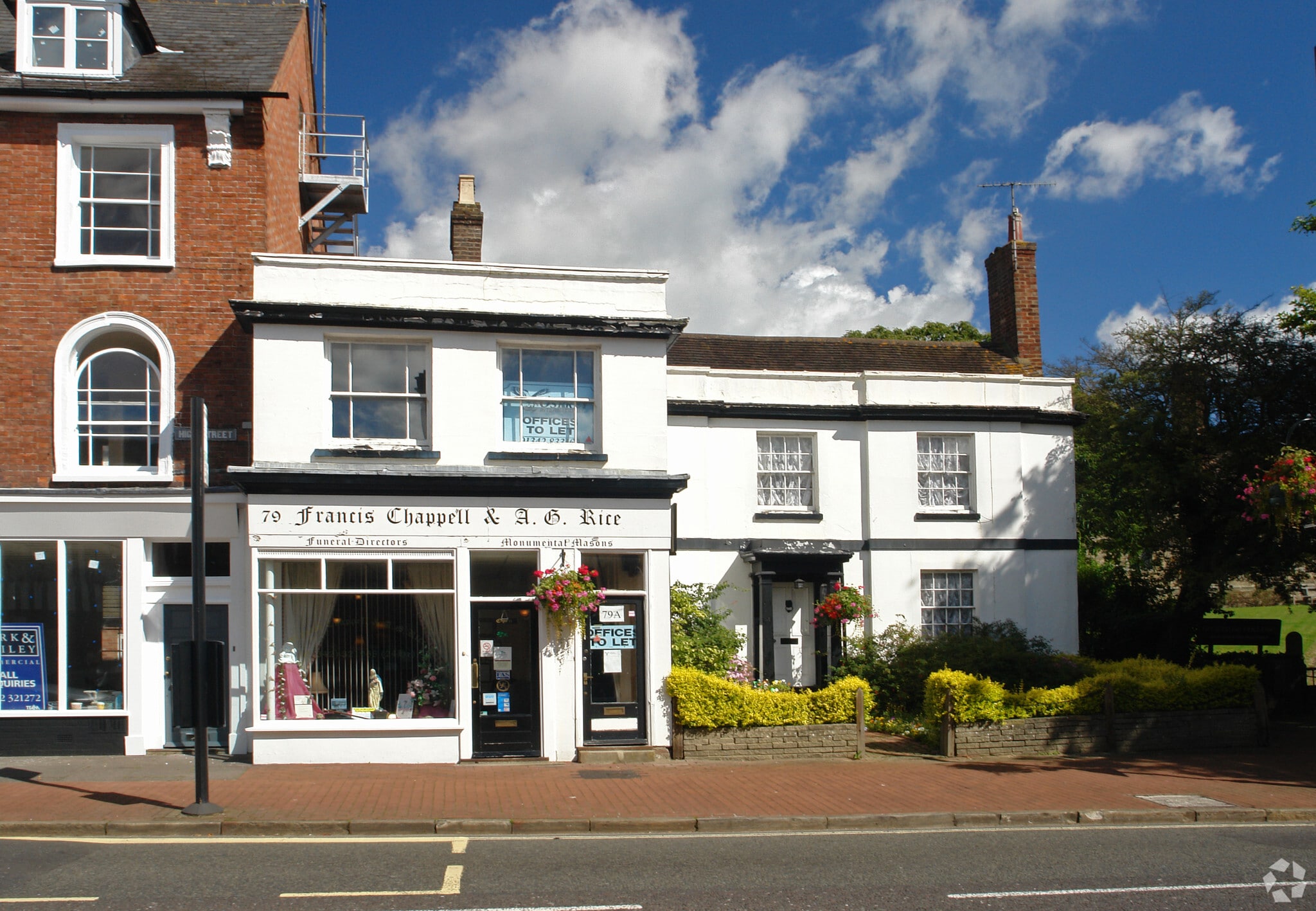 79-81 High St, East Grinstead for sale Primary Photo- Image 1 of 1