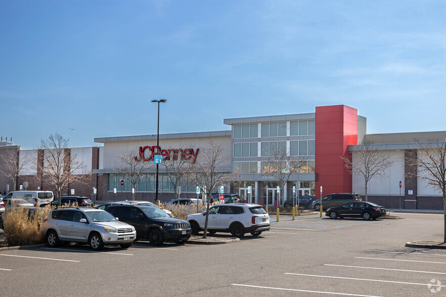 360 Gateway Dr, Brooklyn, NY 11239 - JCPenney | LoopNet