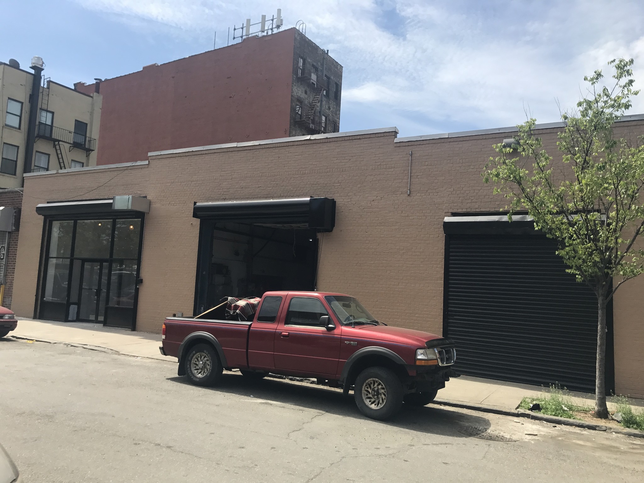 250 E 137th St, Bronx, NY for sale Primary Photo- Image 1 of 1