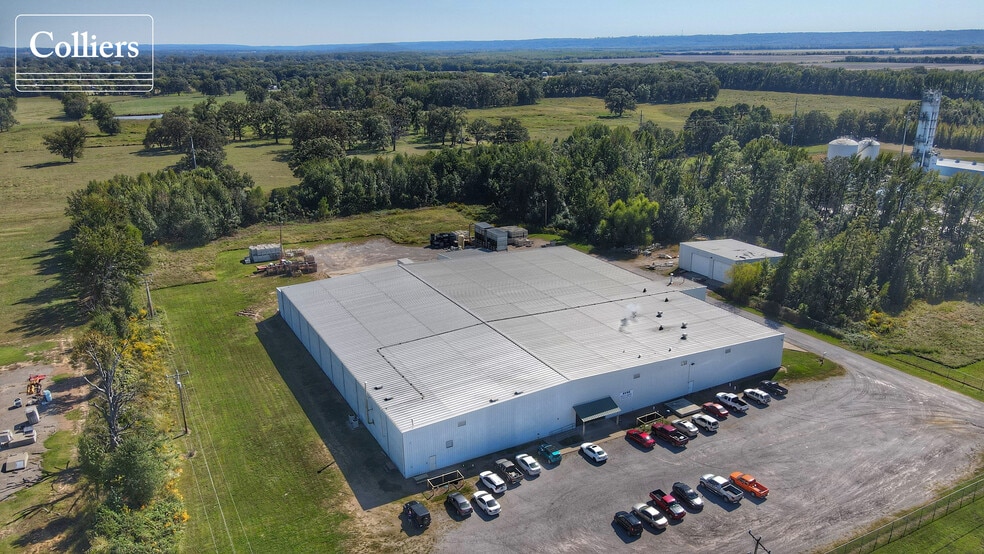532 Industrial Park Dr, Mulberry, AR for sale - Building Photo - Image 1 of 17