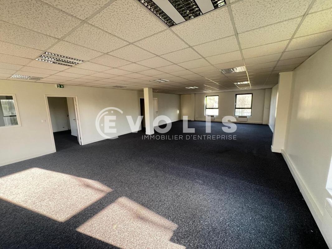 Office in Viry Chatillon for lease Interior Photo- Image 1 of 10