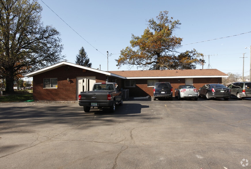 22024 Pontiac Trl, South Lyon, MI for lease - Building Photo - Image 2 of 6