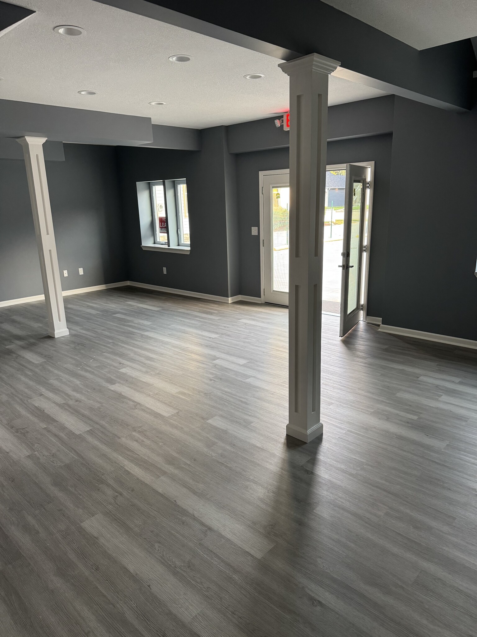 220 Main St, Gardner, KS for lease Interior Photo- Image 1 of 4