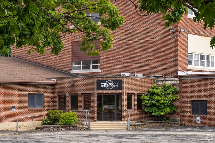 1210 E Michigan Ave, Jackson, MI for sale - Building Photo - Image 3 of 9