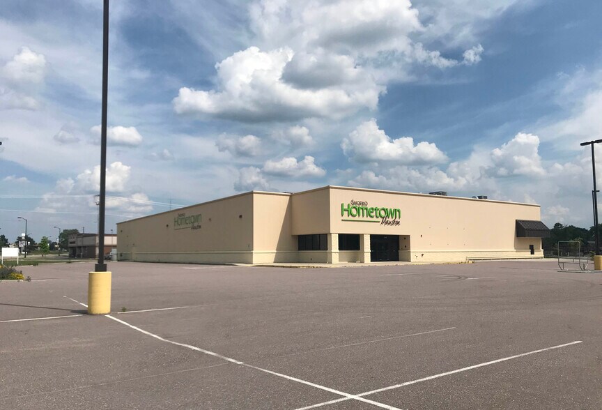 406 Gateway Ave, Mauston, WI for sale - Building Photo - Image 1 of 1