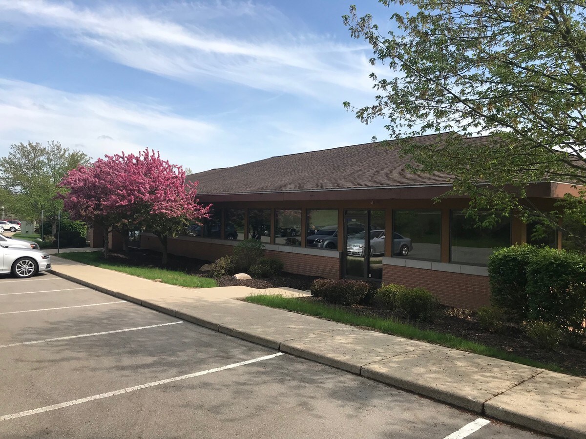 5360 Cascade Rd SE, Grand Rapids, MI 49546