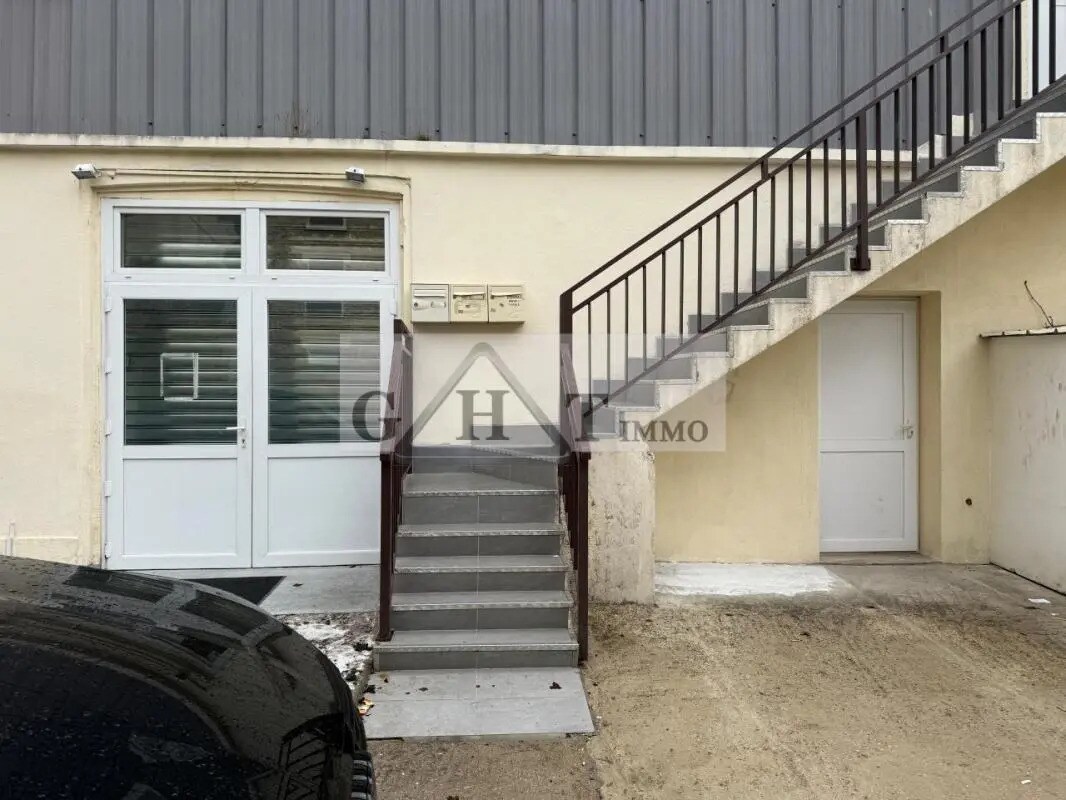 Office in Juvisy-sur-Orge for lease Building Photo- Image 1 of 7