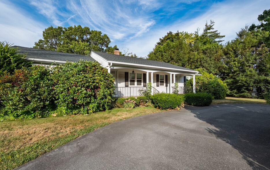 1189 Atwood Ave, Johnston, RI for sale - Building Photo - Image 2 of 6