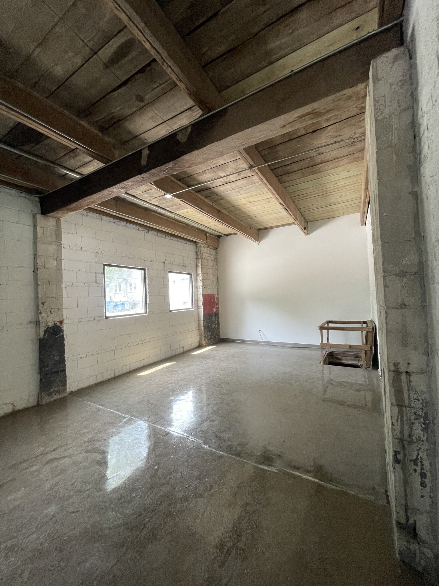 5167 N College Ave, Indianapolis, IN for lease Interior Photo- Image 1 of 3