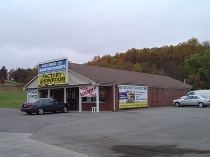 21230 Virgil Goode Hwy, Rocky Mount, VA for sale - Primary Photo - Image 1 of 1