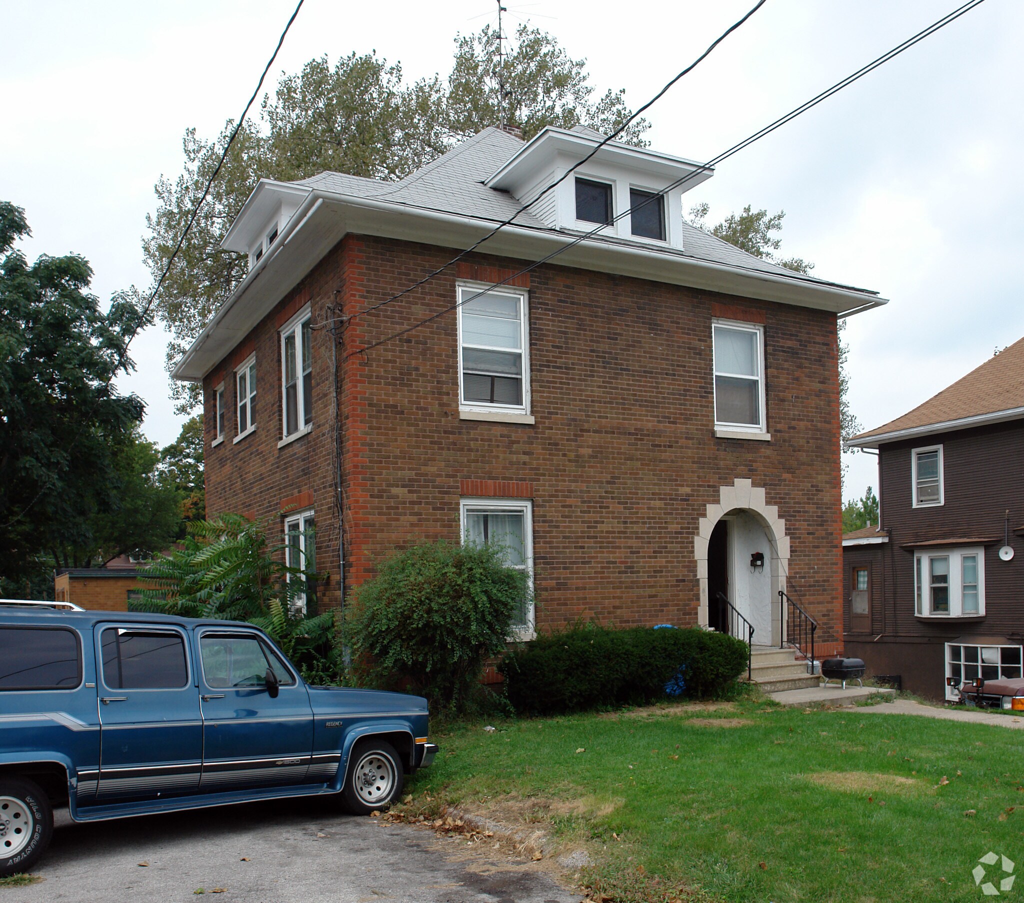 Multifamily in Des Moines, IA for sale Primary Photo- Image 1 of 1