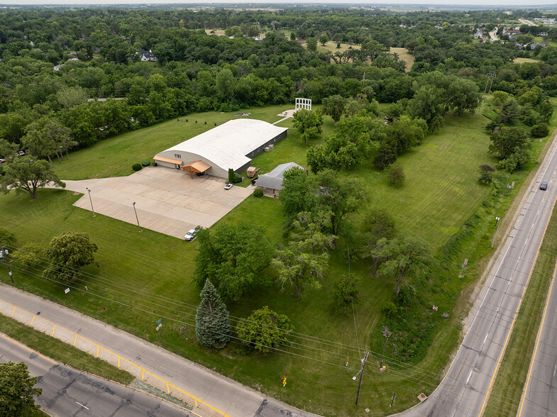 1611 1st Ave W, Newton, IA for sale - Building Photo - Image 2 of 17