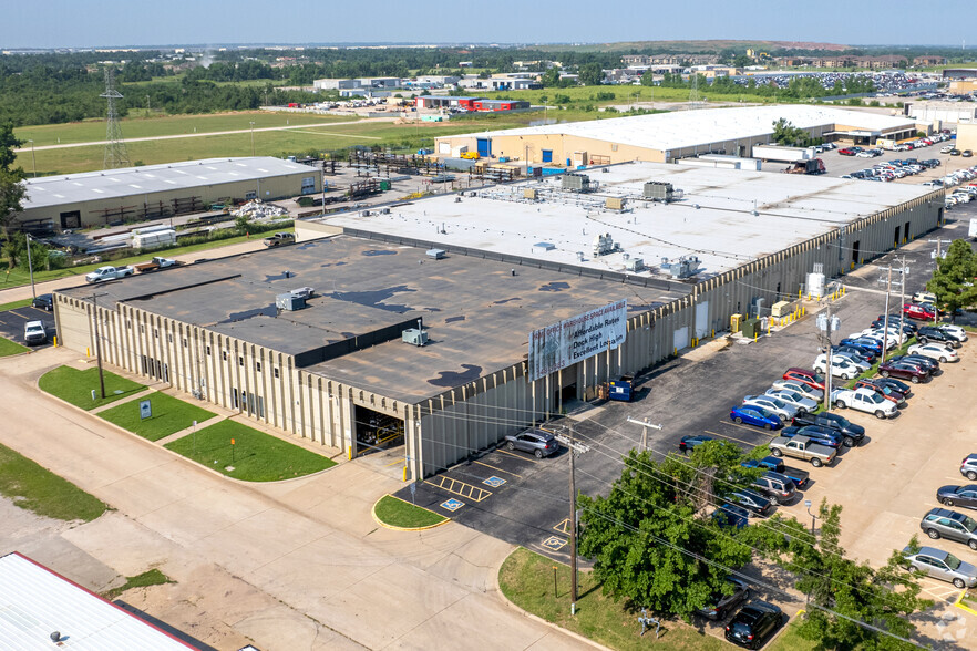 727 Overhead Dr, Oklahoma City, OK for lease - Aerial - Image 2 of 3