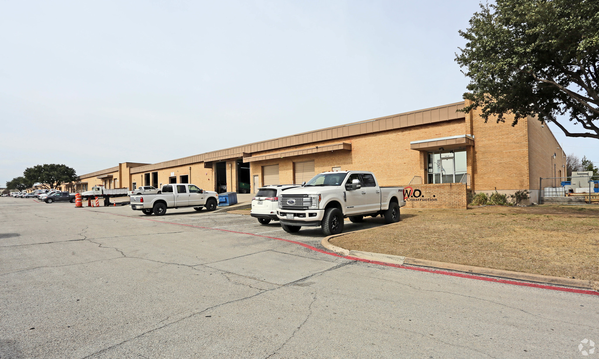 901-941 Avenue N, Grand Prairie, TX for lease Primary Photo- Image 1 of 6