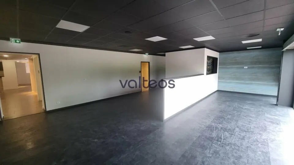 Retail in Portet-sur-Garonne for lease - Interior Photo - Image 3 of 10