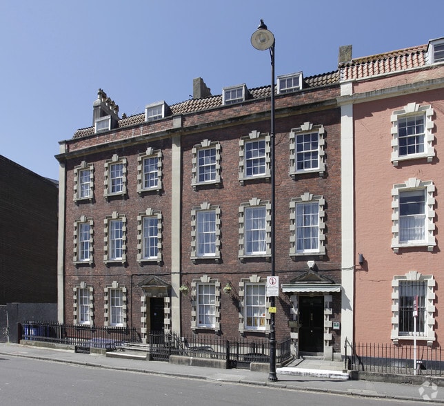 15-16 Brunswick Sq, Bristol for lease - Building Photo - Image 2 of 7
