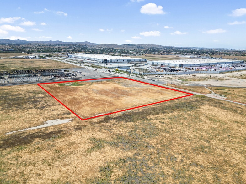 751 E Ellis Ave, Perris, CA for sale - Building Photo - Image 3 of 18