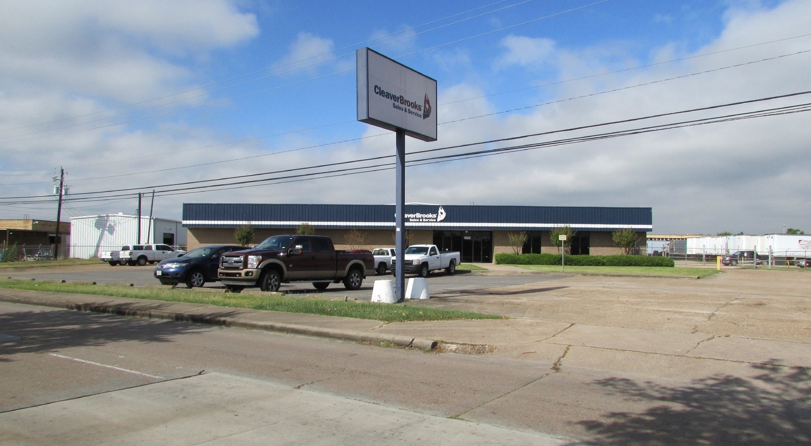 5935 Griggs Rd, Houston, TX 77023