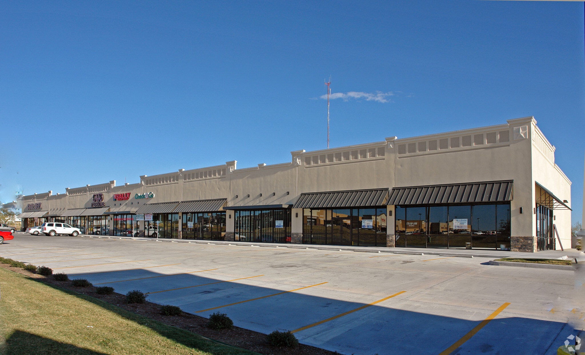 613-617 W 29th St, San Angelo, TX for lease Building Photo- Image 1 of 12