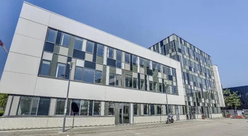 Office in Lyon for lease - Building Photo - Image 2 of 13