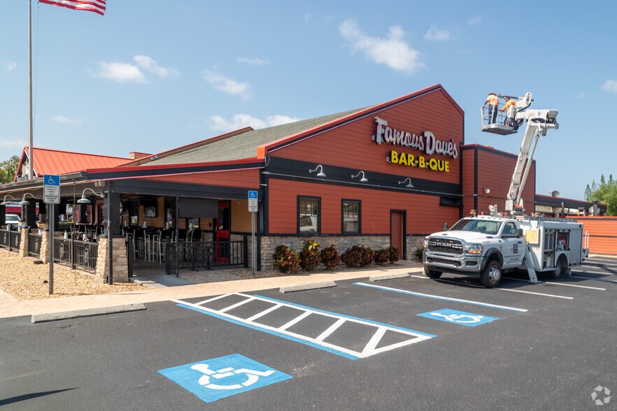 12148 S Cleveland Ave, Fort Myers, FL for lease - Building Photo - Image 3 of 13