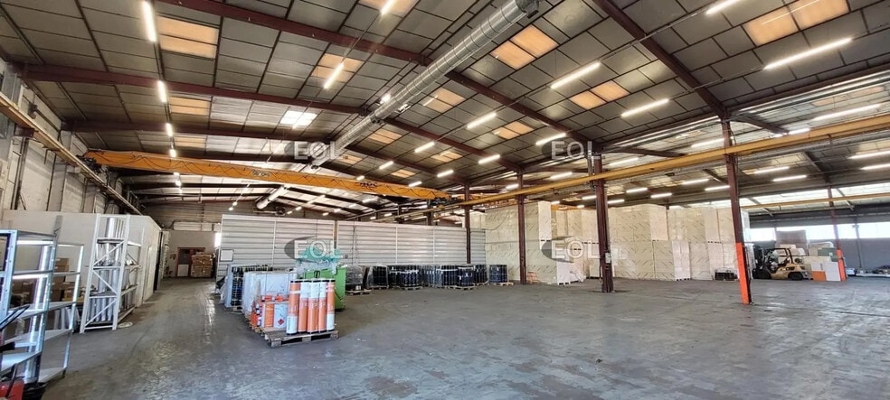 Industrial in Vaulx-en-Velin for lease - Building Photo - Image 2 of 11