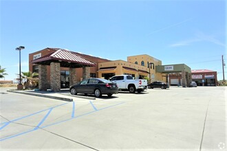 16575 Bear Valley Rd, Hesperia, CA for lease Building Photo- Image 2 of 5