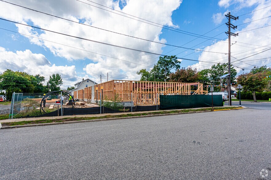504-506 Union Blvd, Totowa, NJ for lease - Building Photo - Image 3 of 5
