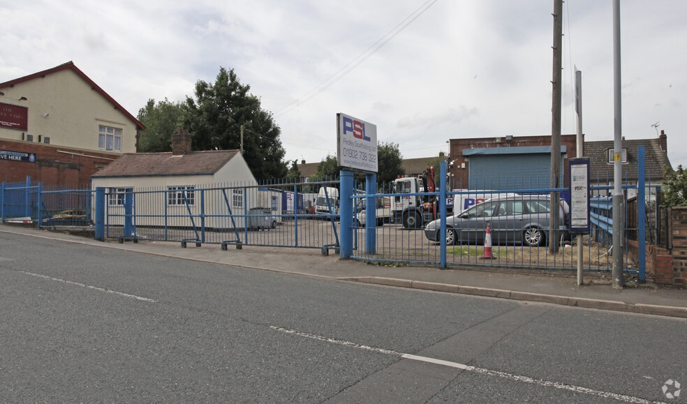 89 Spring Rd, Wolverhampton for lease - Building Photo - Image 2 of 2