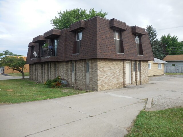 1724 S Custer Rd, Monroe, MI for sale Primary Photo- Image 1 of 1