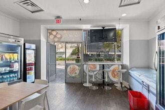 5466-5484 Wilshire Blvd, Los Angeles, CA for lease Interior Photo- Image 2 of 10