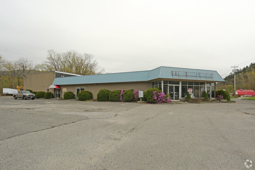 420 Curran Hwy, North Adams, MA for sale - Primary Photo - Image 1 of 1